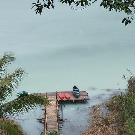 Отель Green Lake Linow Tomohon Экстерьер фото